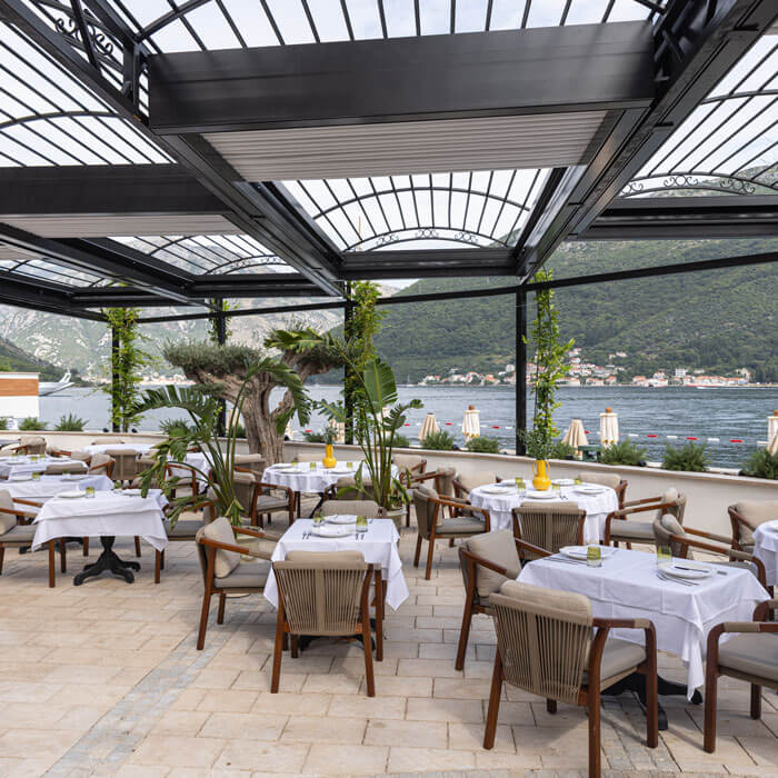 thermal insulation roofing on Skynet outdoor commercial pergola